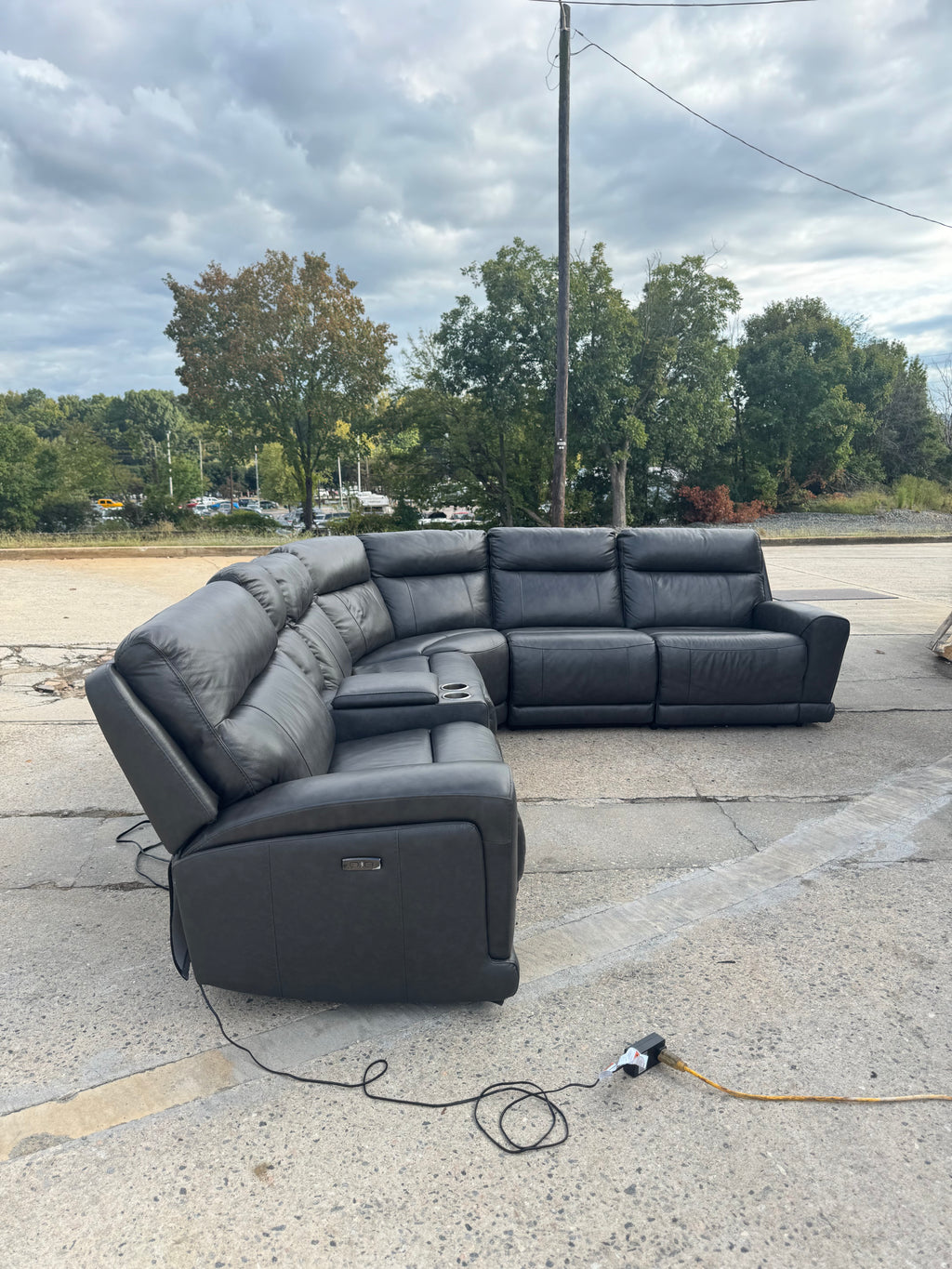 Power reclining sectional w/ storage armrest